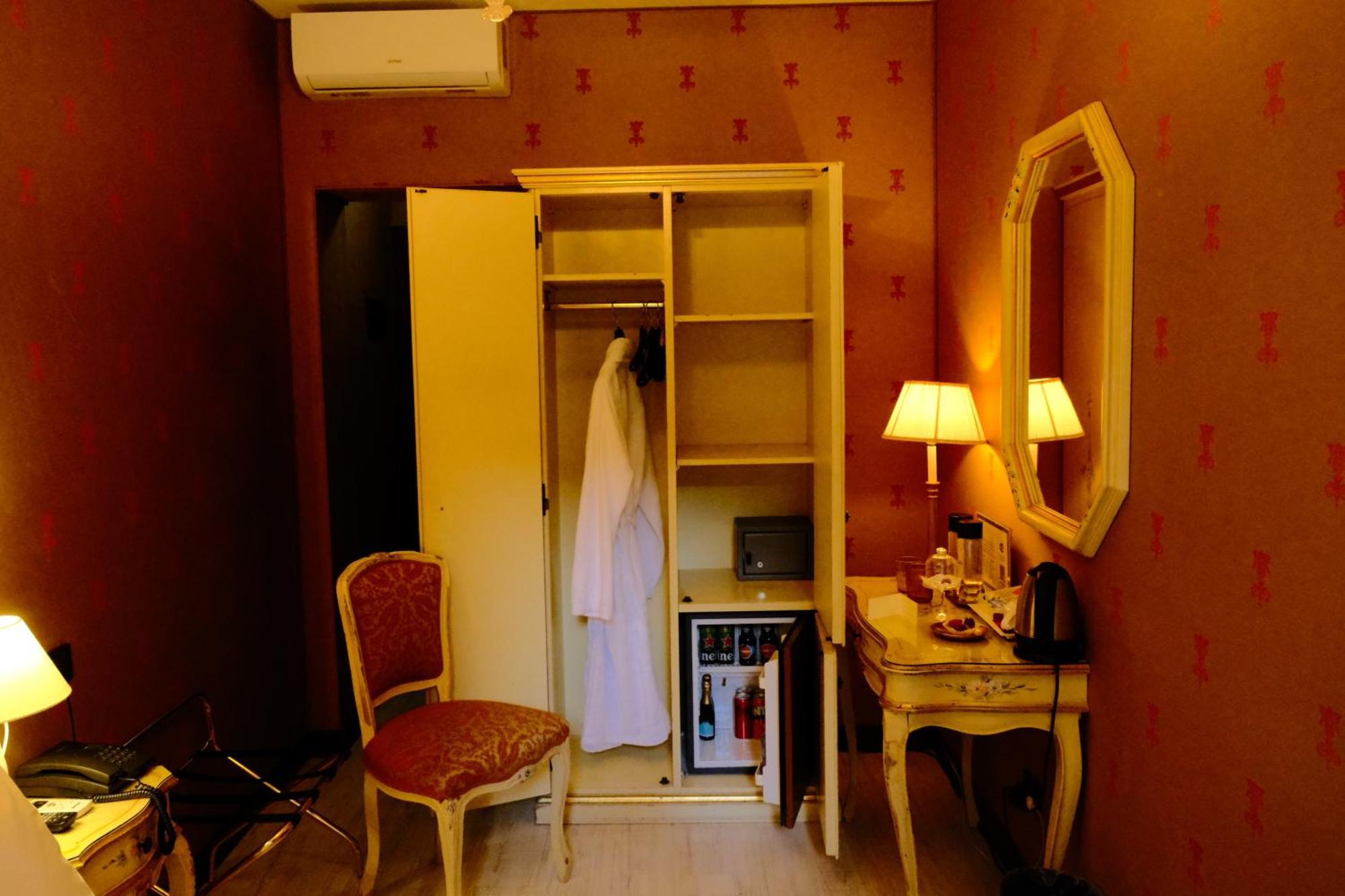 Hotel H O T E L S A N G A L L O L Venecia