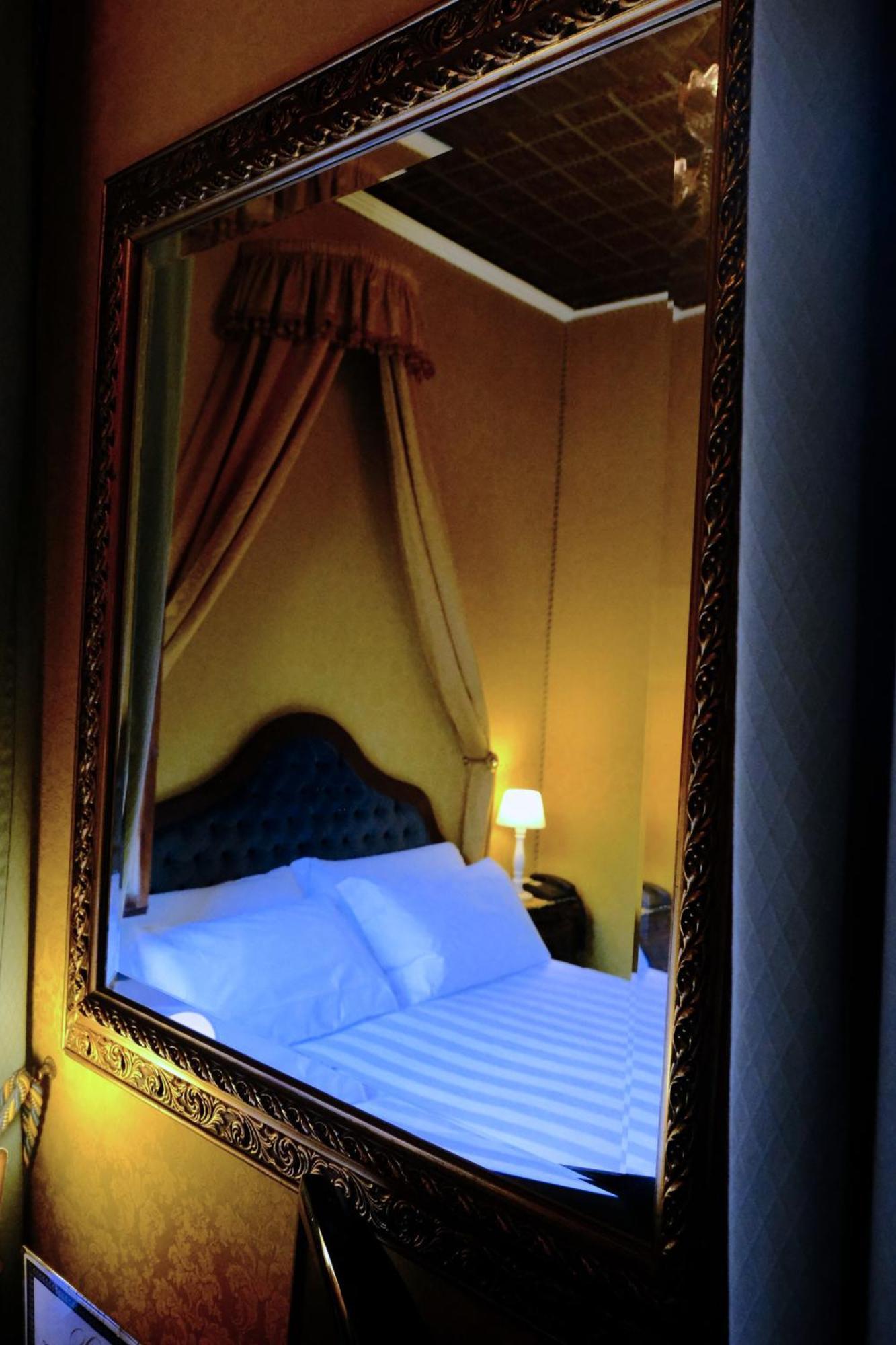 H O T E L S A N G A L L O L Hotel 3*