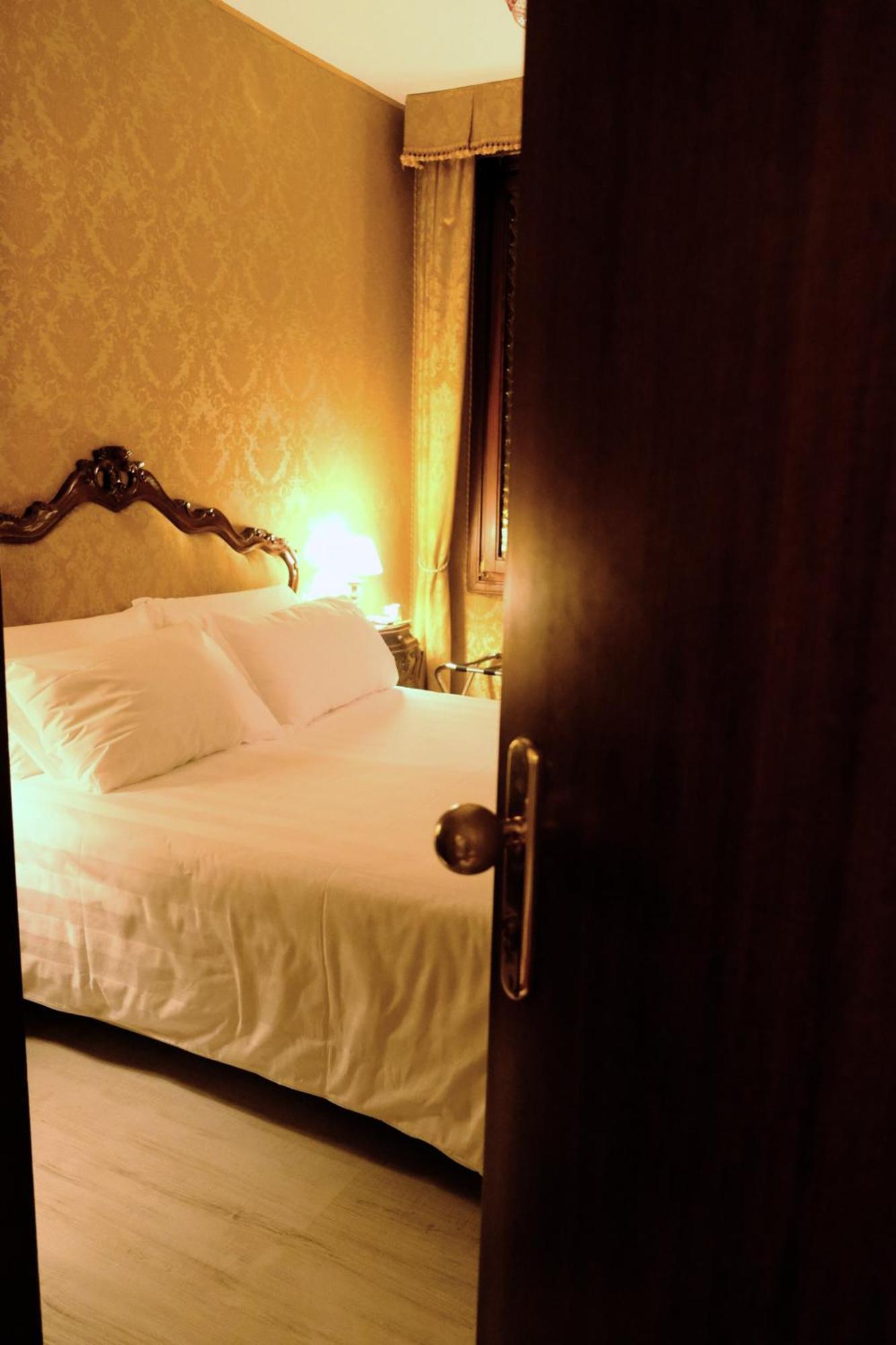 Hotel H O T E L S A N G A L L O L