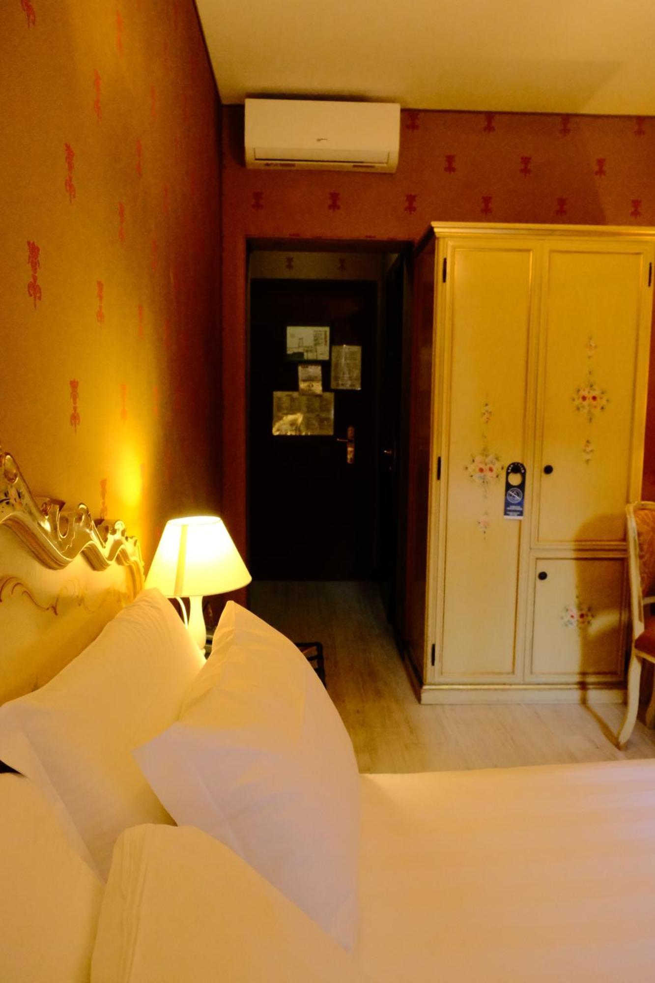 H O T E L S A N G A L L O L Hotel