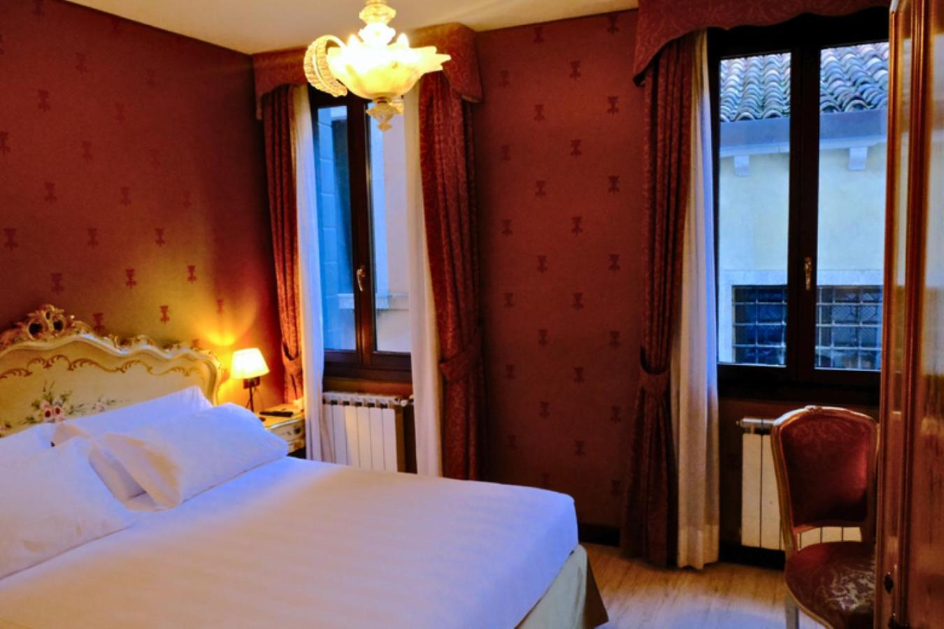 H O T E L S A N G A L L O L Hotel 3*